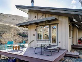 CABIN ON THE DESCHUTES - MAUPIN OREGON, Rick Wright Architect, Bend OR