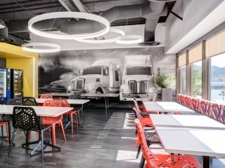 DAIMLER Corporate Offices Portland - Kirby Nagelhout Construction