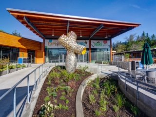 Oregon Zoo EDUCATION CENTER, Portland OR - Walker Glass - Montreal, Canada