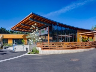 Oregon Zoo EDUCATION CENTER, Portland OR - Walker Glass - Montreal, Canada