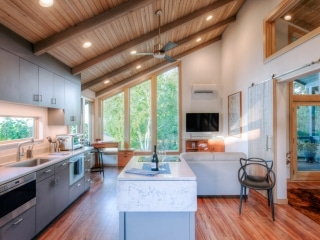 PRIVATE COTTAGE - Salem OR - Kaufman Homes Inc.