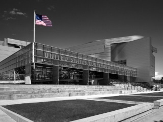 WAYNE LYMAN MORSE US COURTHOUSE - Eugene OR - Thom Mayne